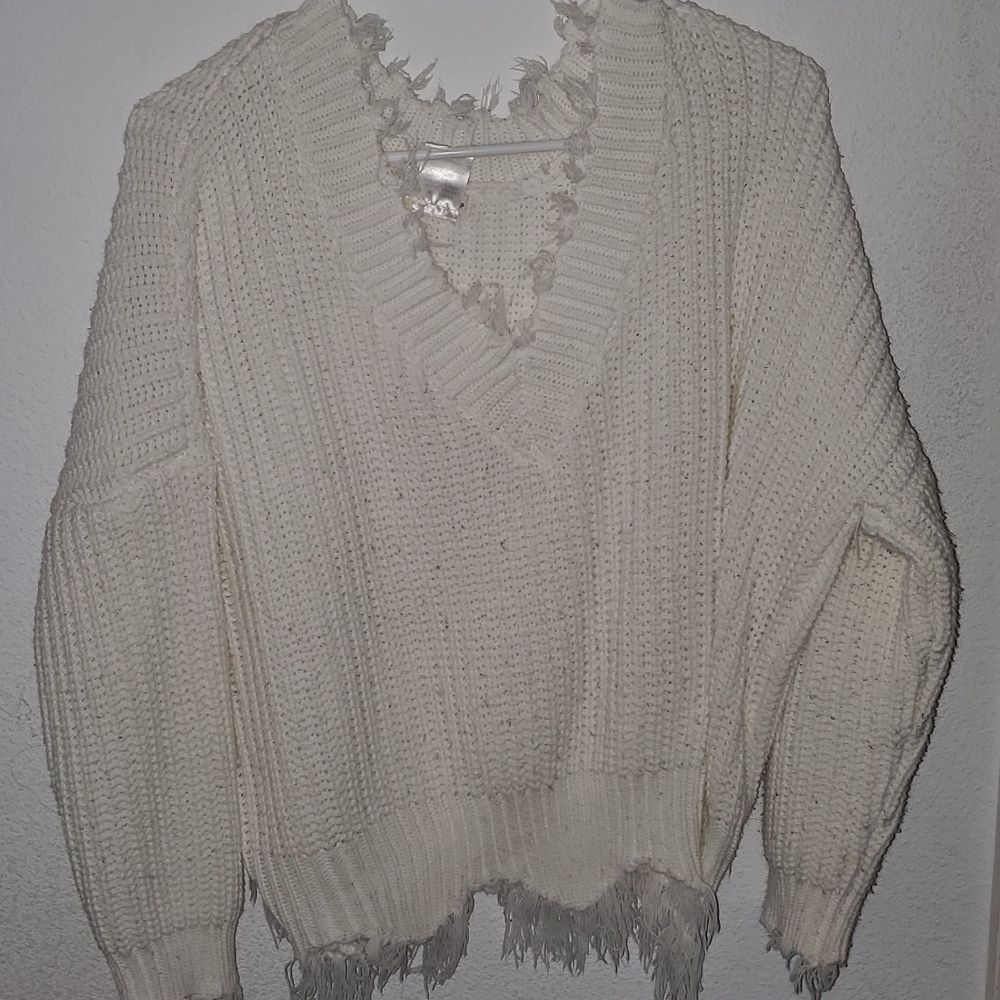 White v neck sweater